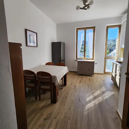 Apartment Casa Buonviaggio Cinqueterre Trains - Mytouristhome *