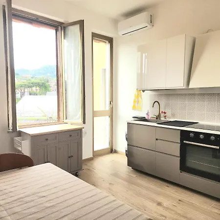 Apartment Casa Buonviaggio Cinqueterre Trains - Mytouristhome La Spezia